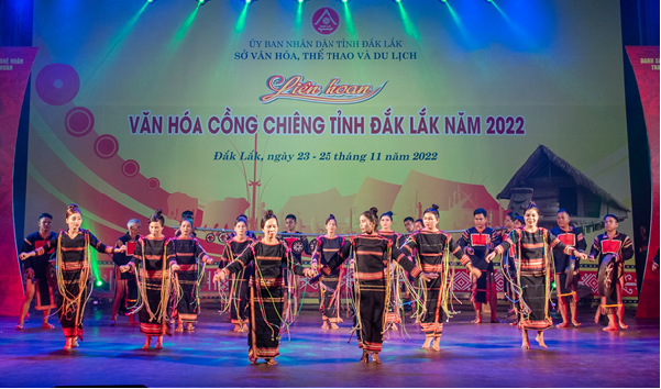 Huyện Ea H’Leo đoạt giải Nhì toàn đoàn tại liên hoan Văn hóa cồng chiêng tỉnh Đắk Lắk lần thứ II